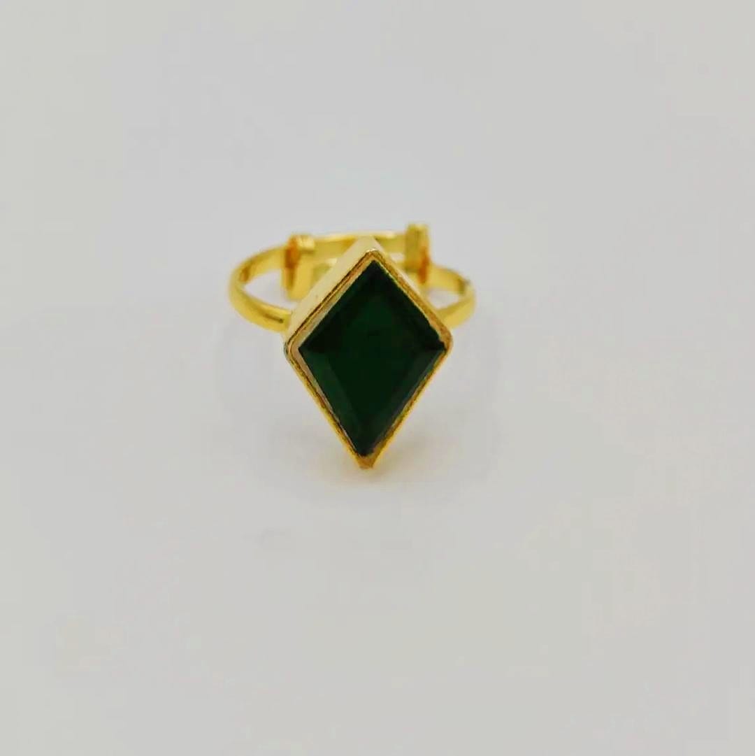 Pyramid Ring Emerald