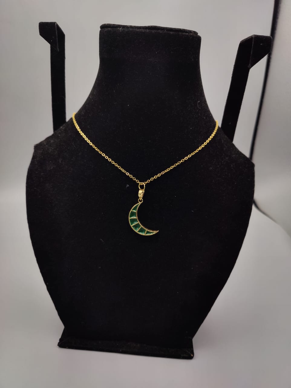Chaand Pendant (Emerald)