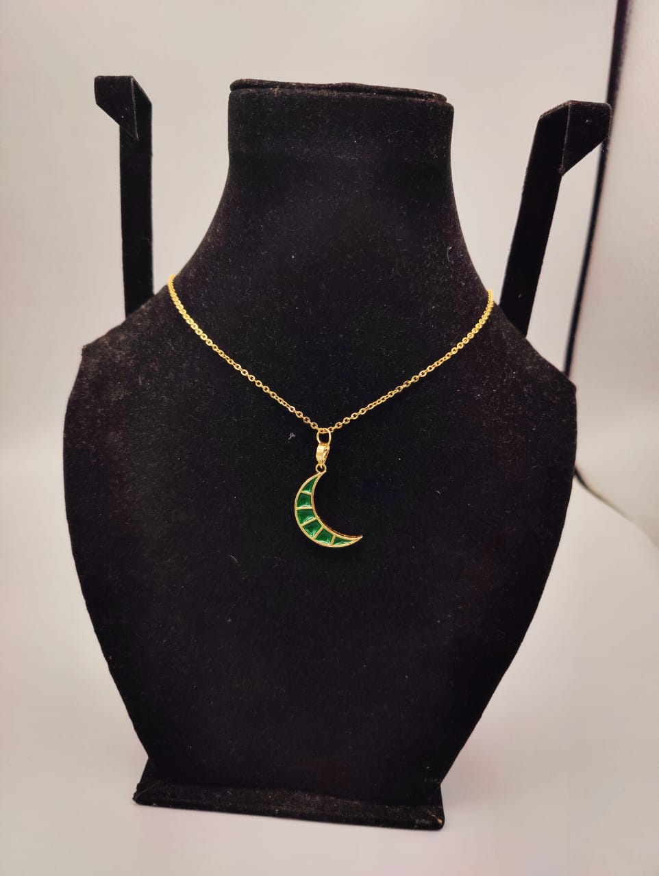Chaand Pendant (Emerald)